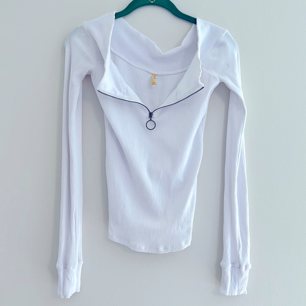 FREE PEOPLE! White! Size Medium! NEW! Don’t play you see how white it is!